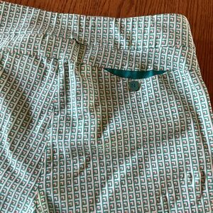 EP Pro Patterned Green Women's golf Shorts. Size Medium